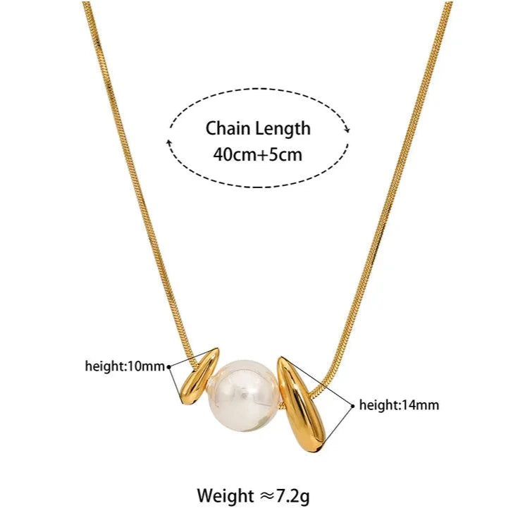 Nova Pearl Necklace