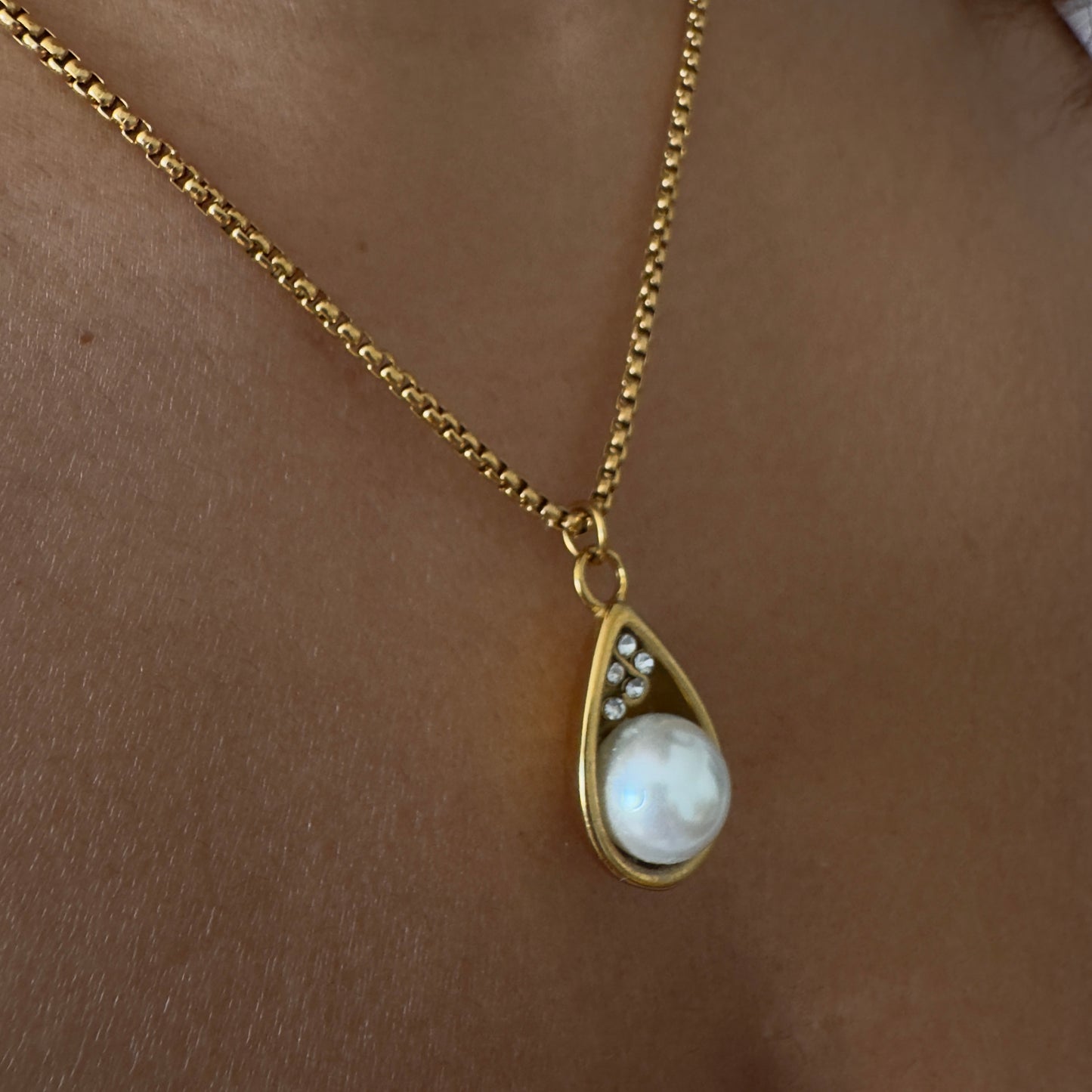 Luna Pearl Necklace