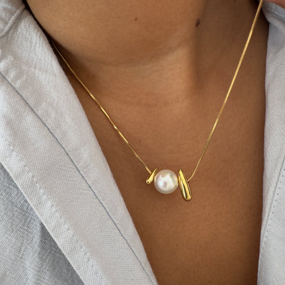 Nova  Pearl Necklace